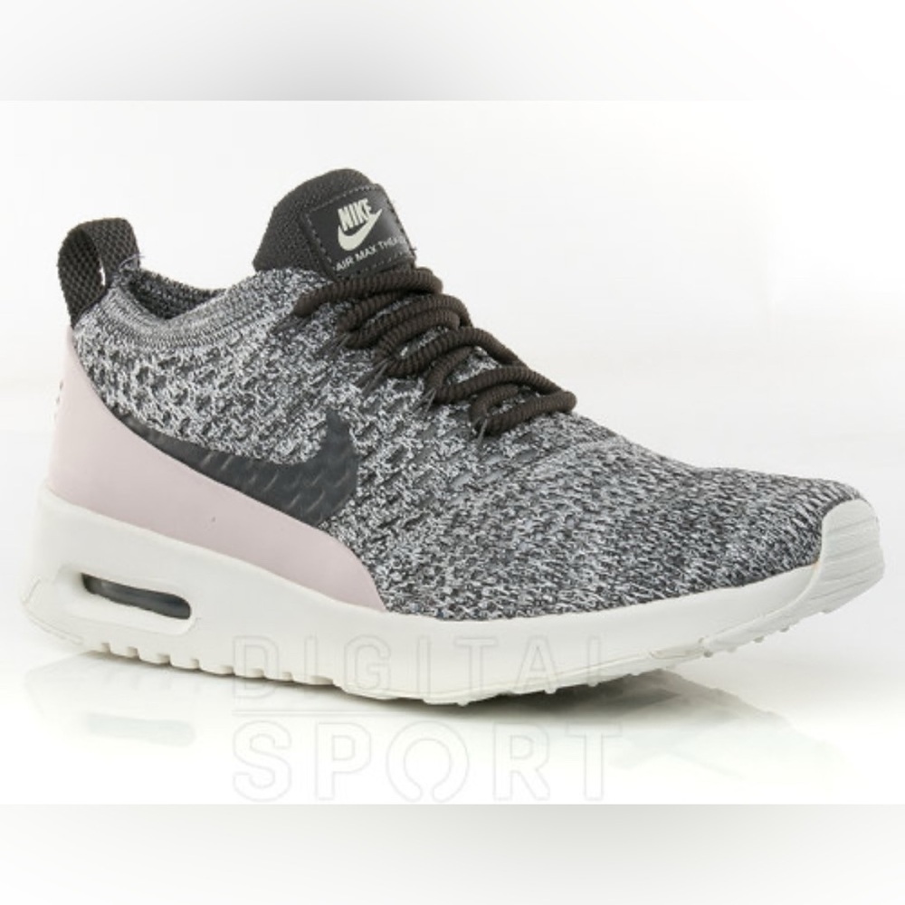 Nike Black and Gray Comfort Sneakers